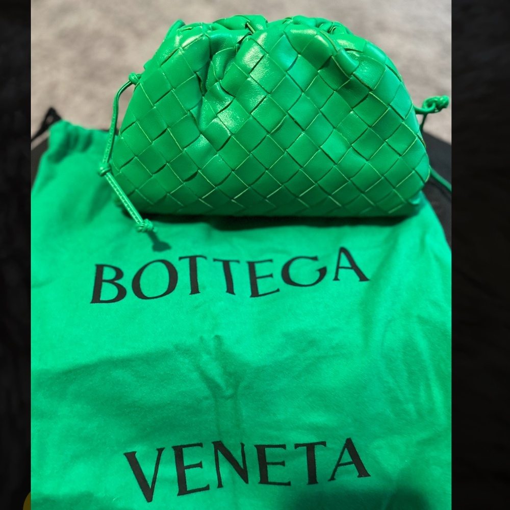 BOTTEGA VENETA…Mini Parrot Green Pouch… great Summer Bag!!!  Still Available!!❤️